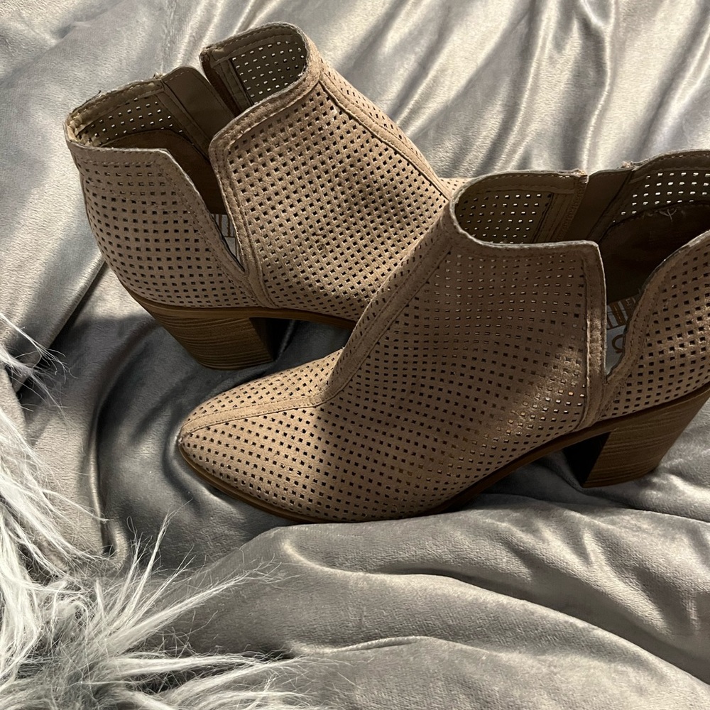 DV booties
